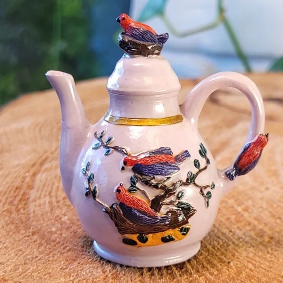 ❤️ Nesting Birds Cast Miniature Teapot - Picture 1 of 6